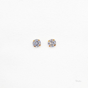 Cubic Zirconia Stud - Gold / Round