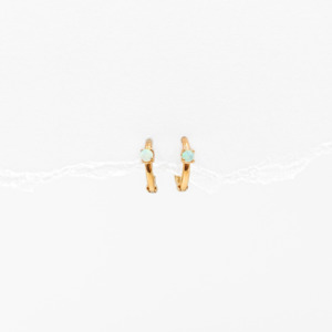 Opal: Solo Opal Huggies