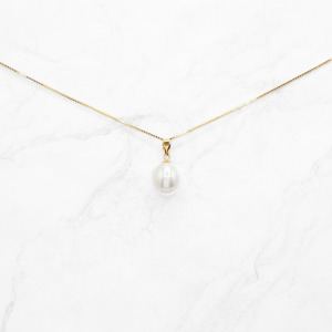 Dewy Pearl Necklace