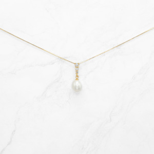 Auro Pearl Necklace
