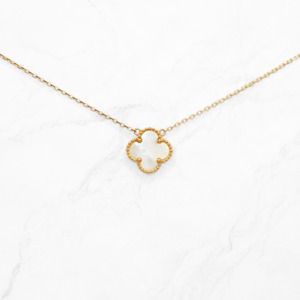No Gemstones: Clover Era Necklace