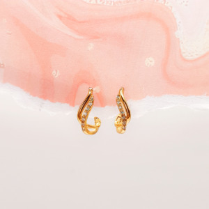 Duo Irregular Huggies