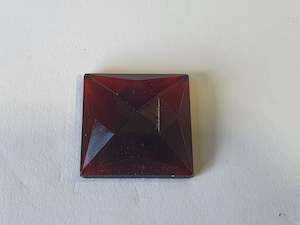 Jewels Nt: Square Dark Amber Faceted Jewels T