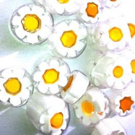 Millefiori Nt: White Daisies O (4/5mm)