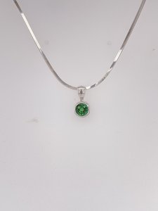 Products: Green Tourmaline & White Gold Pendant - Global Diamonds