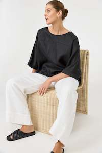 Studio Relaxed Top / Ebony