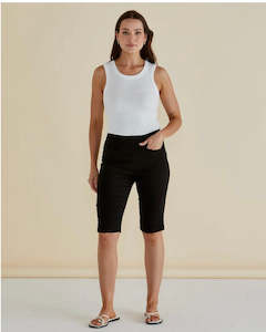 Shorts: Bermuda Bengaline Shorts / Black