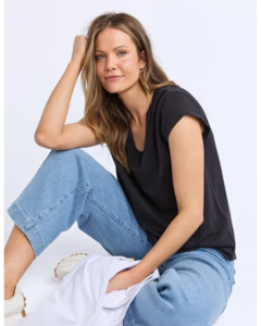 Manly Vee Tee /  Black