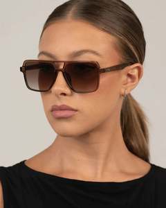 Accessories: Zoya Sunglasses / Orange Tort/ Pink