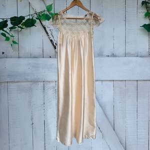 Retro: Sadie Night Dress Size 10-12