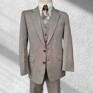 Menswear: Pierre Cardin 3 Piece Suit Size 30” S /10