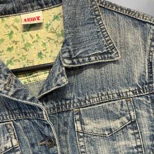 Retro: Legit Y2K Denim Jacket Size 10