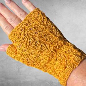 All: Riley fingerless gloves