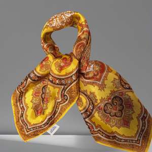 Retro: Sasha Paisley Scarf