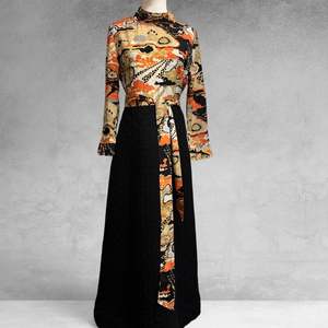 The 70’s Dinner Party Size 10/11