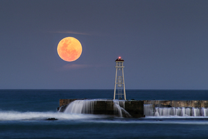 Moonrise over the Breakwater – GoldingArts