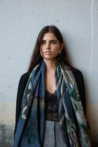 ISLAND ROSE skinny wool scarf