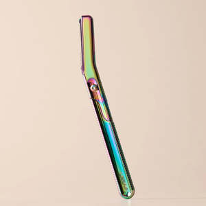 Face: Leaf Dermaplaner