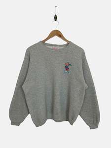 Sweatshirt: 90's Daffy Duck Embroidered Vintage Sweatshirt Size M