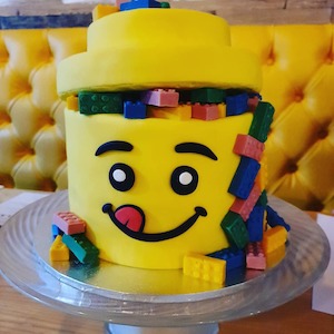 Cakes: Custom Cakes
