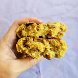 Choc Chip Walnut NYC Cookies