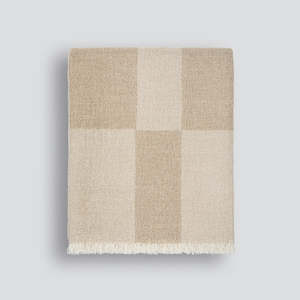 Throws Hides: Winton Throw Natural