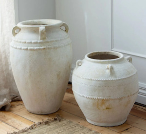 Vases: Nour Urn Short