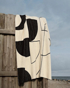 Cushions: BROSTE Throw Maren Black/Off White