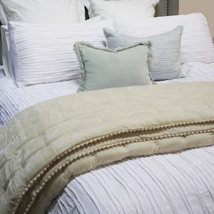 Cruz Velvet Natural Comforter