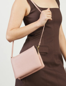 Saben: Tillys Big Sis Crossbody Desert Rose