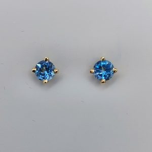 9 Carat Yellow Gold Blue Topaz Claw Set Stud Earrings E195 - Graeme Johnson Jewe&hellip;