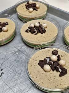 Pre Post Workout Snacks: 5 x NEW - Hersey's Cookie & Cream (Raisey's Recovery Pots)