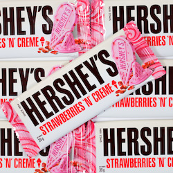 American Candy: Hersheys Strawberries n cream 39g