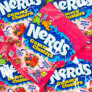 Rainbow: Nerds Rainbow Gummy Clusters Pouch 141g