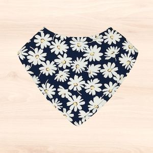 Dribble Bibs: Big Daisy Dribble Bib