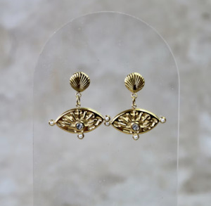 Products: Shell Studs Freya - Grant Bros