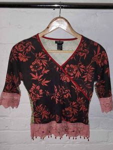 Products: 2000s Patterned top
