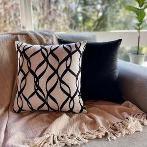 Black: Black & White Spiral Set - Cushion Cover Set