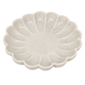 Flora pleated marble dish 30cm