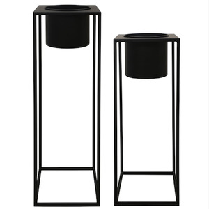Outdoors: Studio square pot stand black