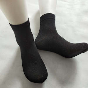 Daytime Earthing: Earthing Silver Socks for Grounding and Antibacterial Support