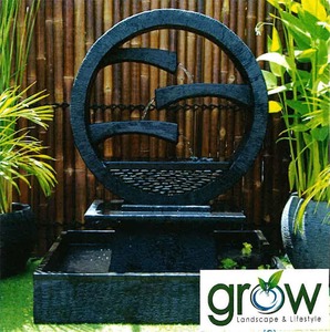Products: Wagon Wheel Fountain – Large – Grow Landscape & Lifestyle