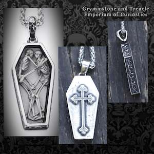 goth: Danse Macabre Lovers Coffin Pendant