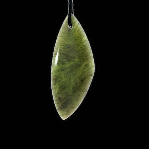 Gemstones Necklaces: Local Carved Pounamu Rei Niho