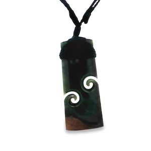Gemstones Necklaces: NZ Pounamu Toki with Double Koru