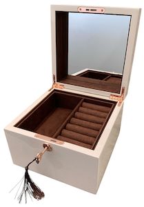 Giftware: Cameo Medium Wooden Jewel Box