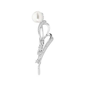 Sterling silver brooch with freshwater pearl and cubic zirconias.