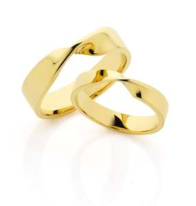 Wedding Rings: 9ct Yellow Gold Wide Version Mobius Ring