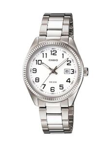 Casio full figure watch with white dial and date 50m water resistant with a ribbed bezel