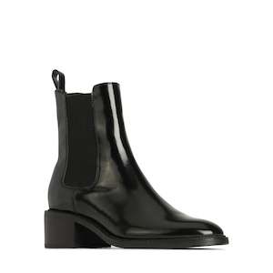 Boots 1: EOS Kenia Black Box